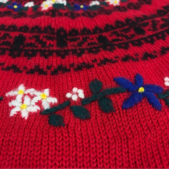 Vintage Eddie Bauer Wool Sweater Red Pullover Fair Isle Embroidered Flowers Sz S - Picture 3 of 14